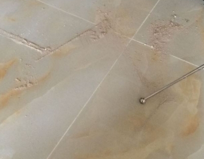 新巴尔虎右瓷砖空鼓维修公司分享粘合剂选择不当在瓷砖铺贴过程中可能导致以下问题