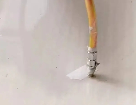 新巴尔虎右瓷砖空鼓维修公司专业解答在瓷砖铺贴过程中，如果使用的砂料过粗（如全部使用了粗砂），可能会导致以下问题